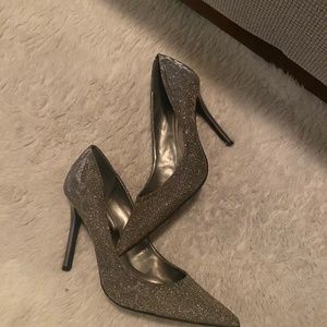 Snake print glitter pump